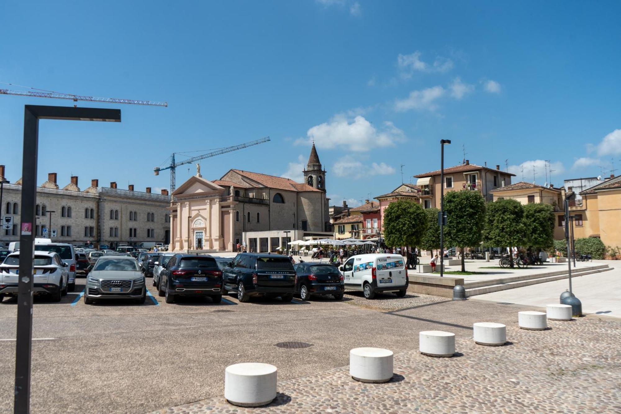C House Rooms Lake Peschiera del Garda Exterior foto